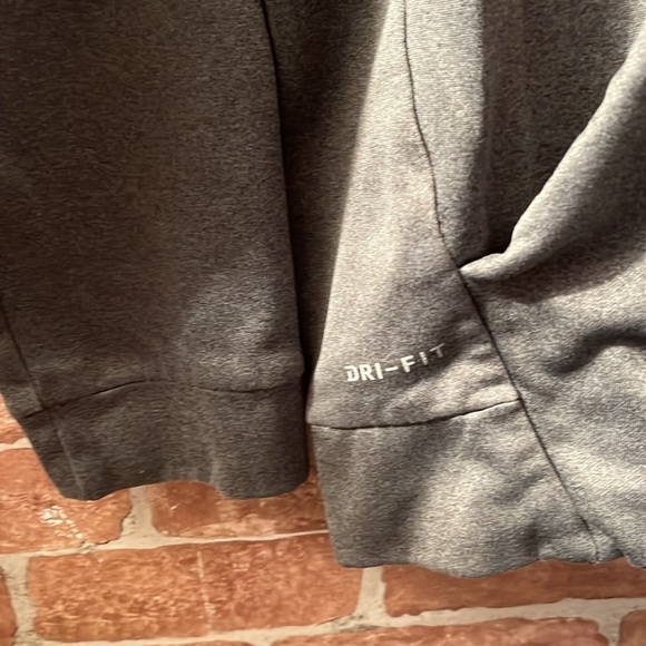 Men's 1/4 zip Nike DriFit Fleece Sweatshirt - Picture 7 of 13